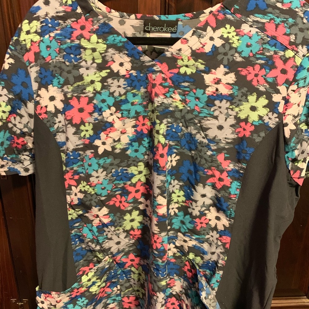 Scrub shirt